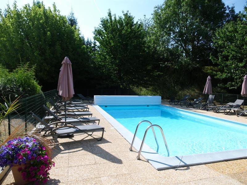 Hotel La Berangere Pérouges Exteriör bild
